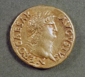 Aureus (Vorderseite) von Nero (54-68 n. Chr.) mit Lorbeerkranz. Inschrift: NERO CAESAR AVGVSTVS
